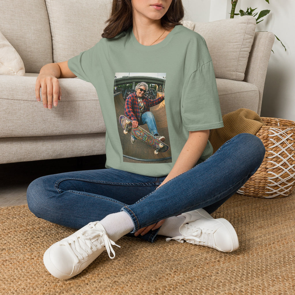 Skater Grandma — Funny Cool Skateboarding Grandma T-Shirt | Vintage Retro Graphic Tee